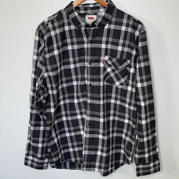 Levi's Other - Levi’s classic button up plaid shirt.  Size Large.